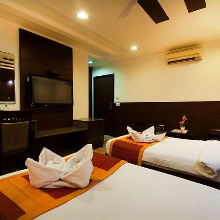 Hotel Amaltas International - Delhi-16 New Delhi Buitenkant foto