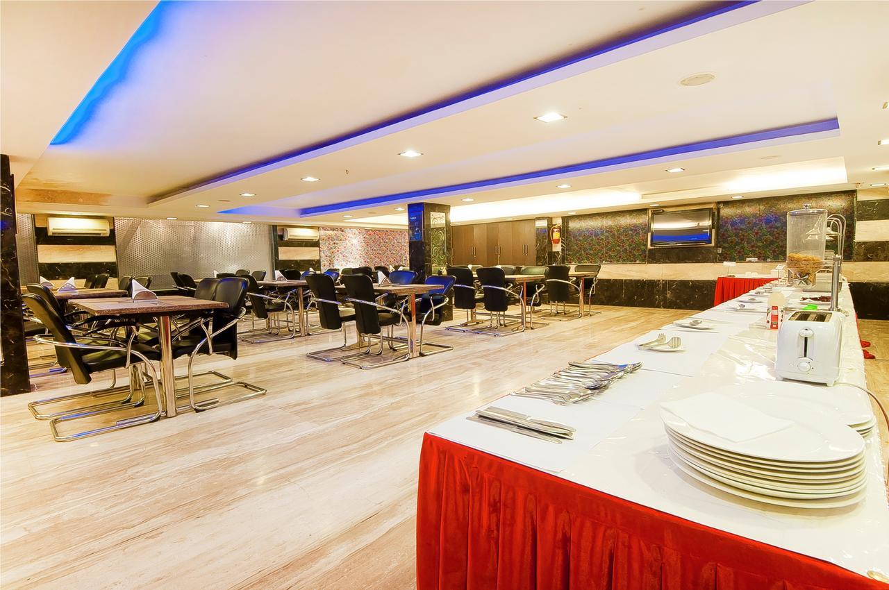 Hotel Amaltas International - Delhi-16 New Delhi Buitenkant foto