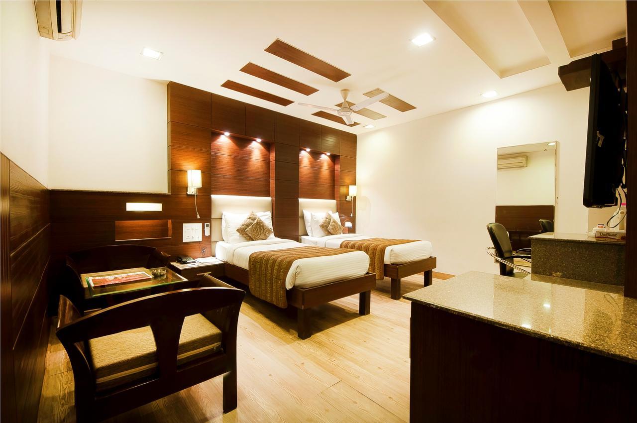 Hotel Amaltas International - Delhi-16 New Delhi Buitenkant foto