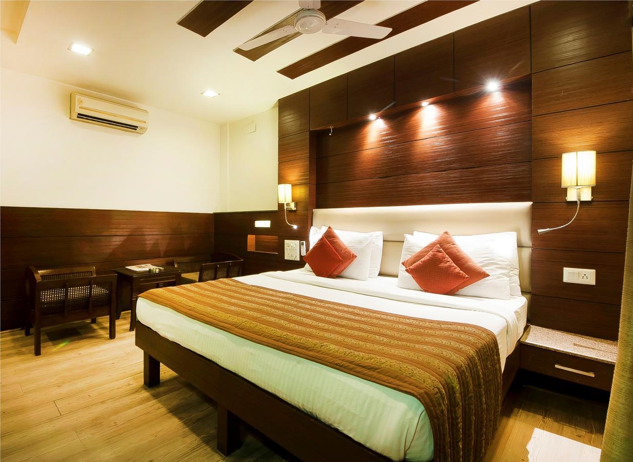 Hotel Amaltas International - Delhi-16 New Delhi Buitenkant foto