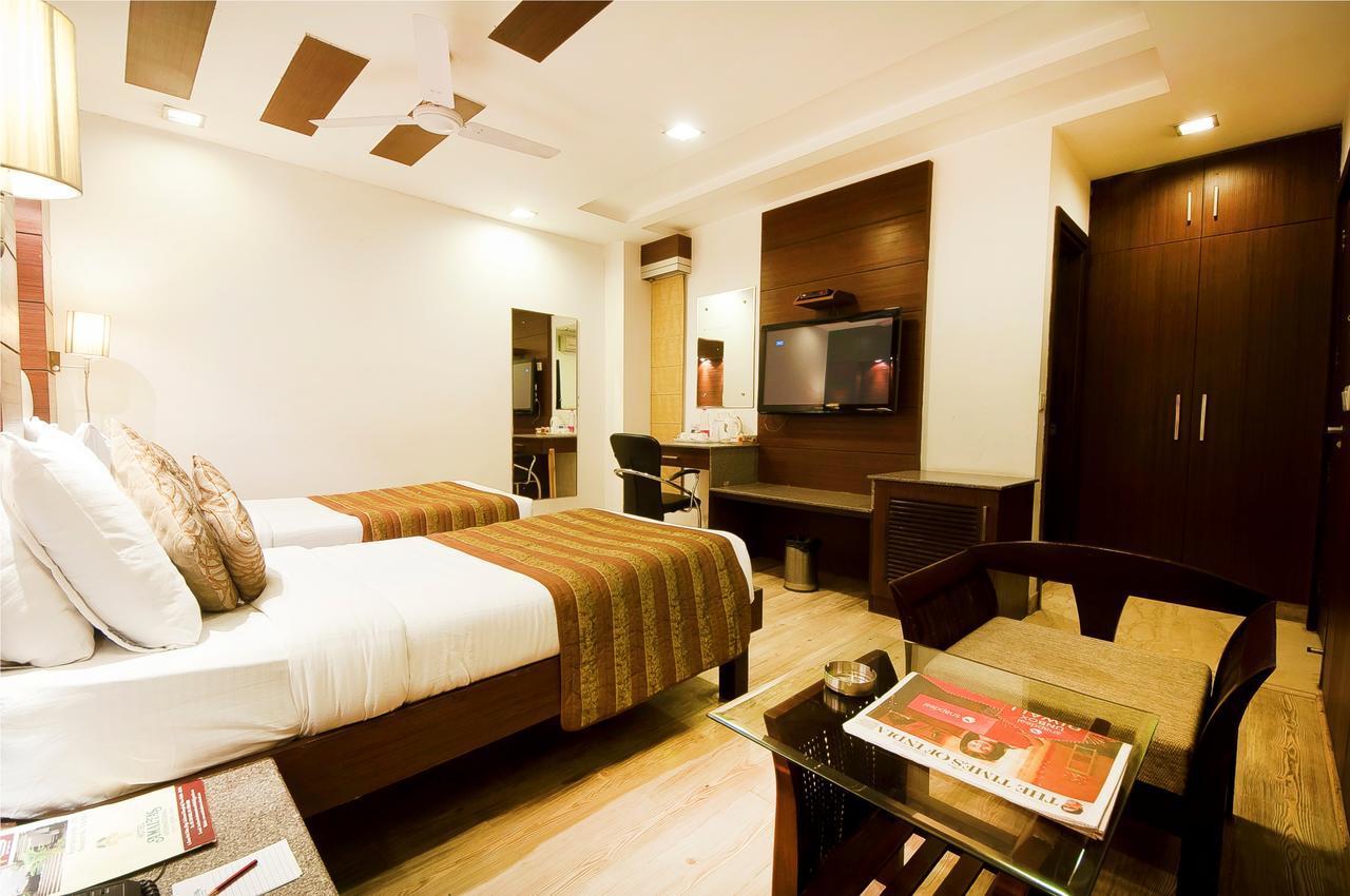 Hotel Amaltas International - Delhi-16 New Delhi Buitenkant foto