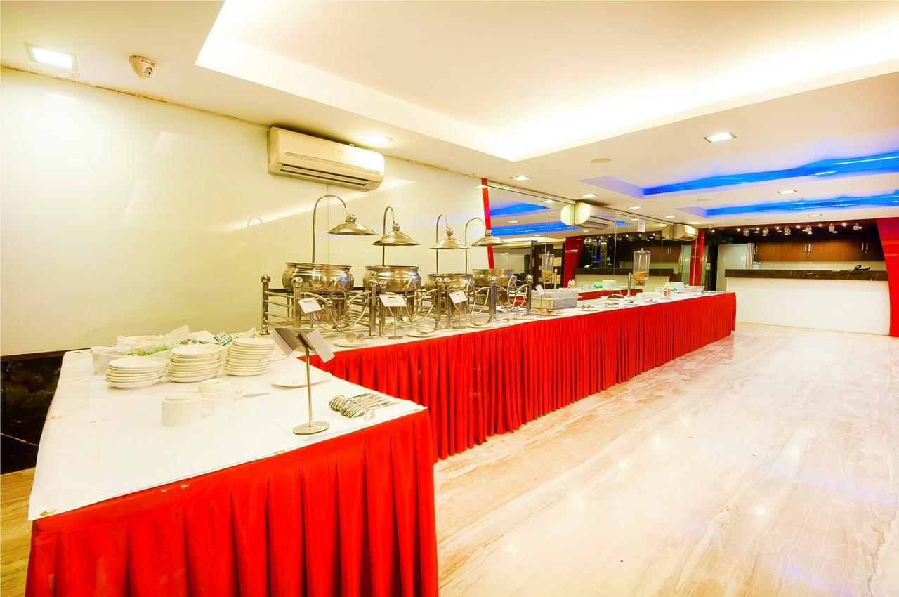 Hotel Amaltas International - Delhi-16 New Delhi Buitenkant foto