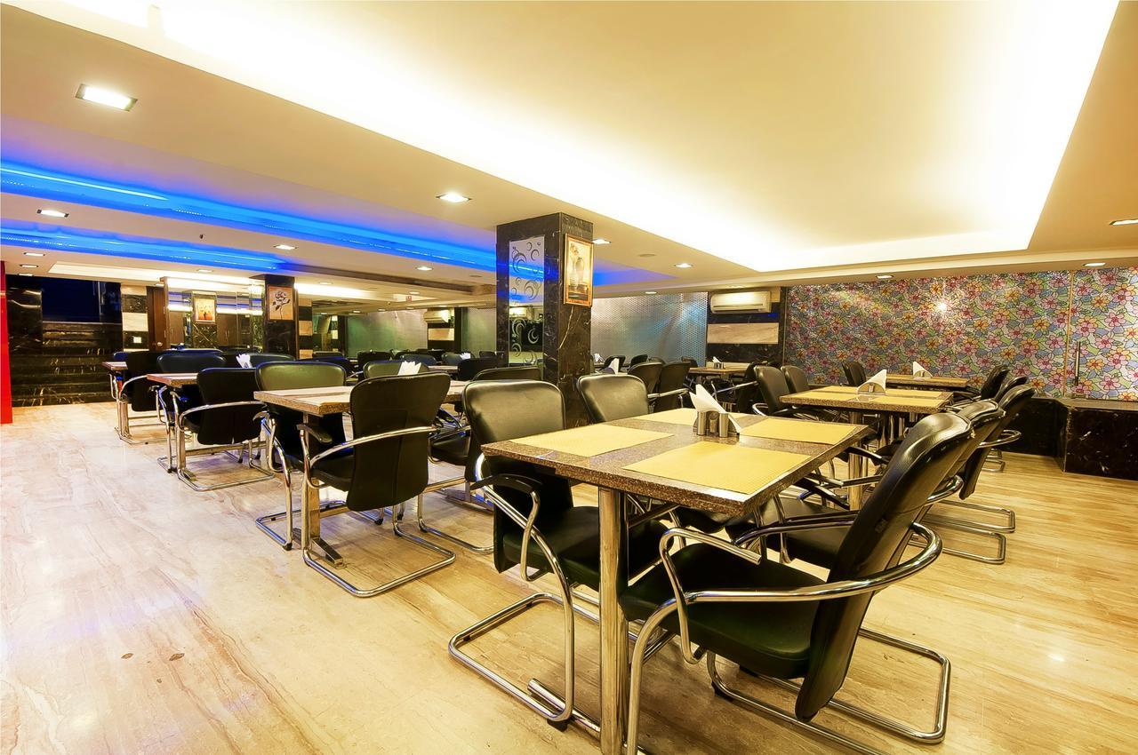 Hotel Amaltas International - Delhi-16 New Delhi Buitenkant foto