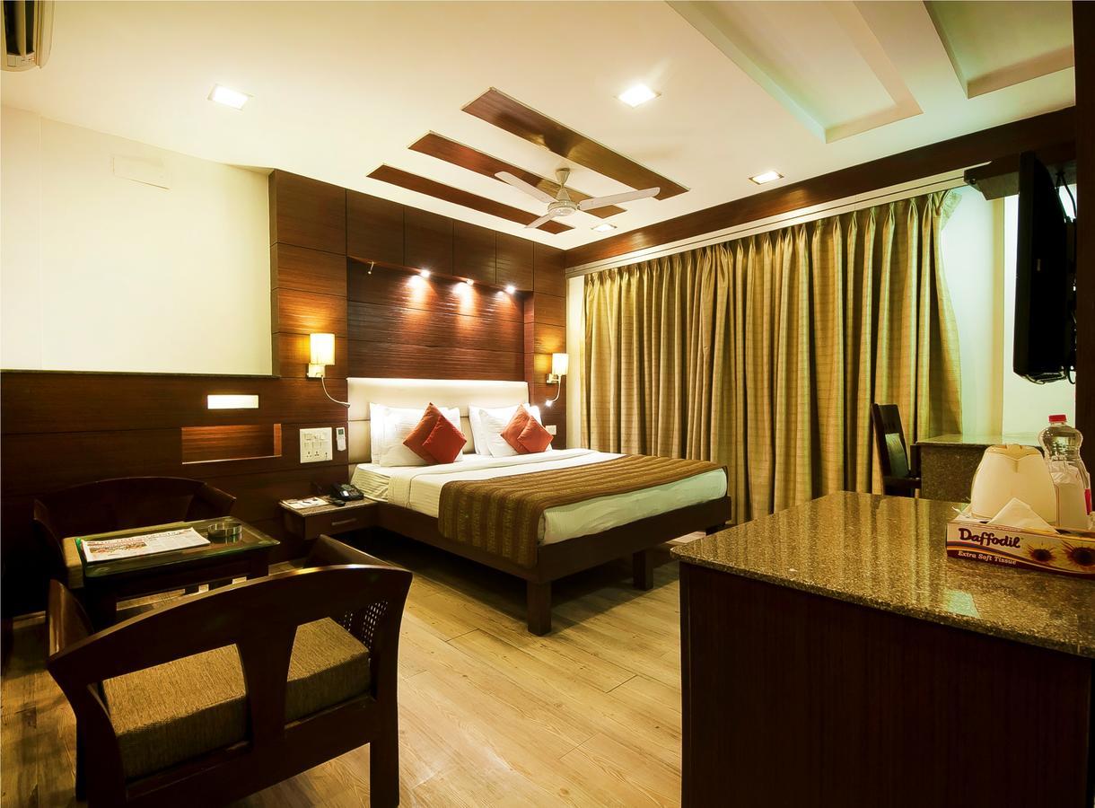 Hotel Amaltas International - Delhi-16 New Delhi Buitenkant foto