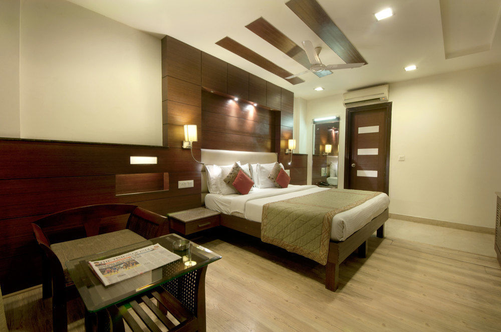 Hotel Amaltas International - Delhi-16 New Delhi Buitenkant foto