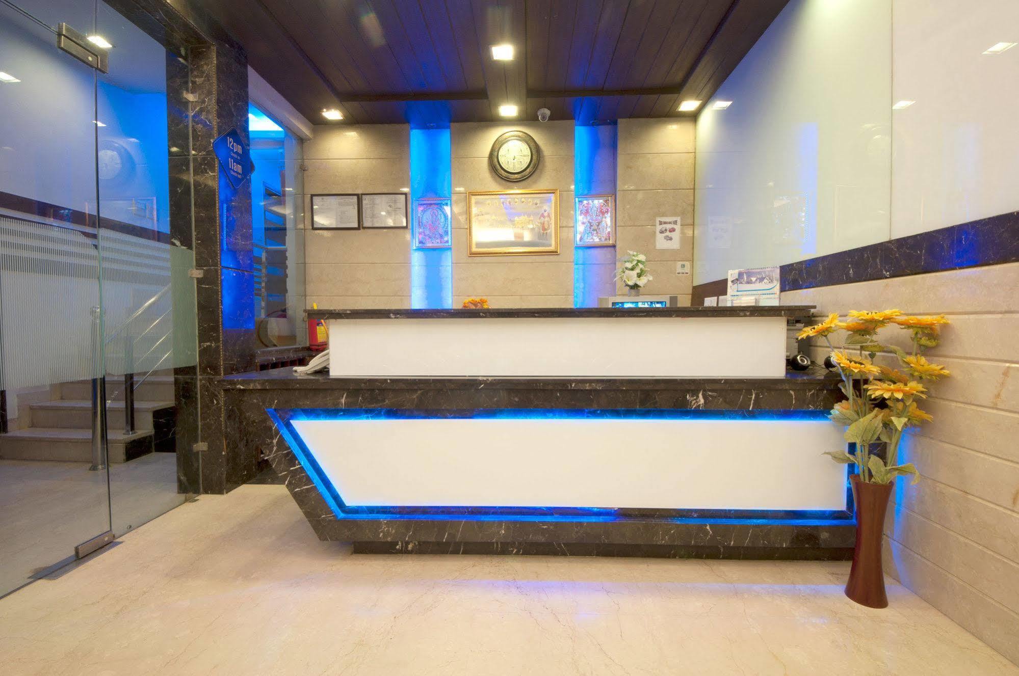 Hotel Amaltas International - Delhi-16 New Delhi Buitenkant foto