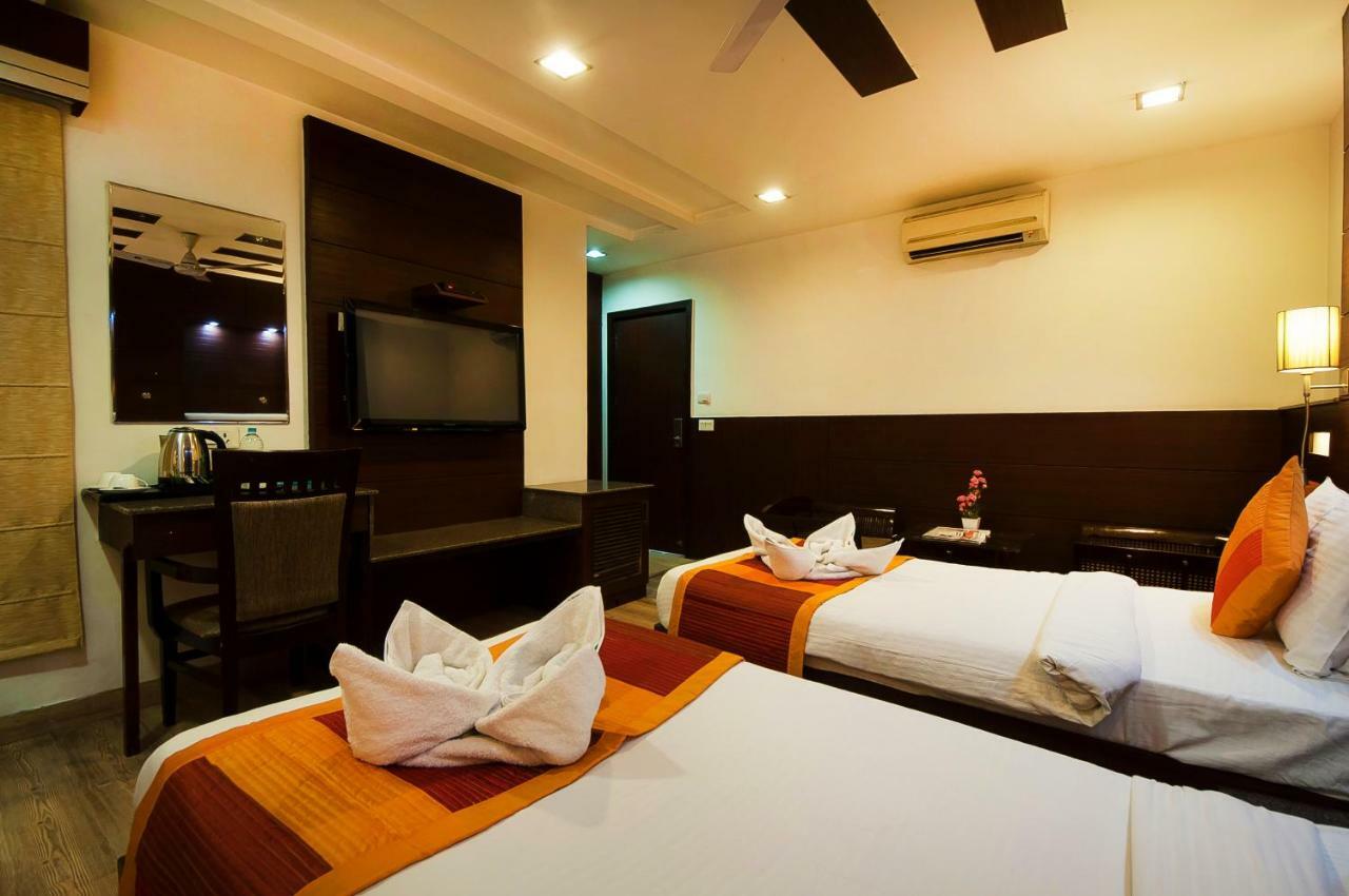Hotel Amaltas International - Delhi-16 New Delhi Buitenkant foto