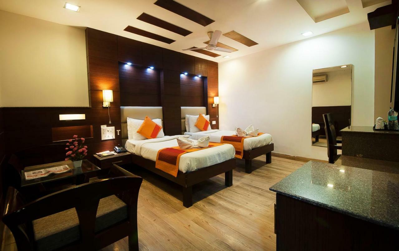 Hotel Amaltas International - Delhi-16 New Delhi Buitenkant foto