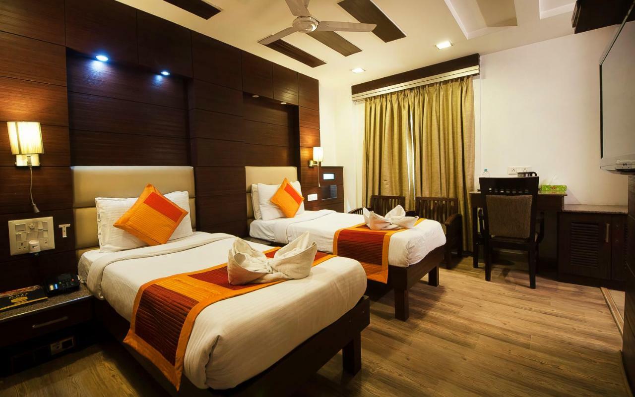 Hotel Amaltas International - Delhi-16 New Delhi Buitenkant foto