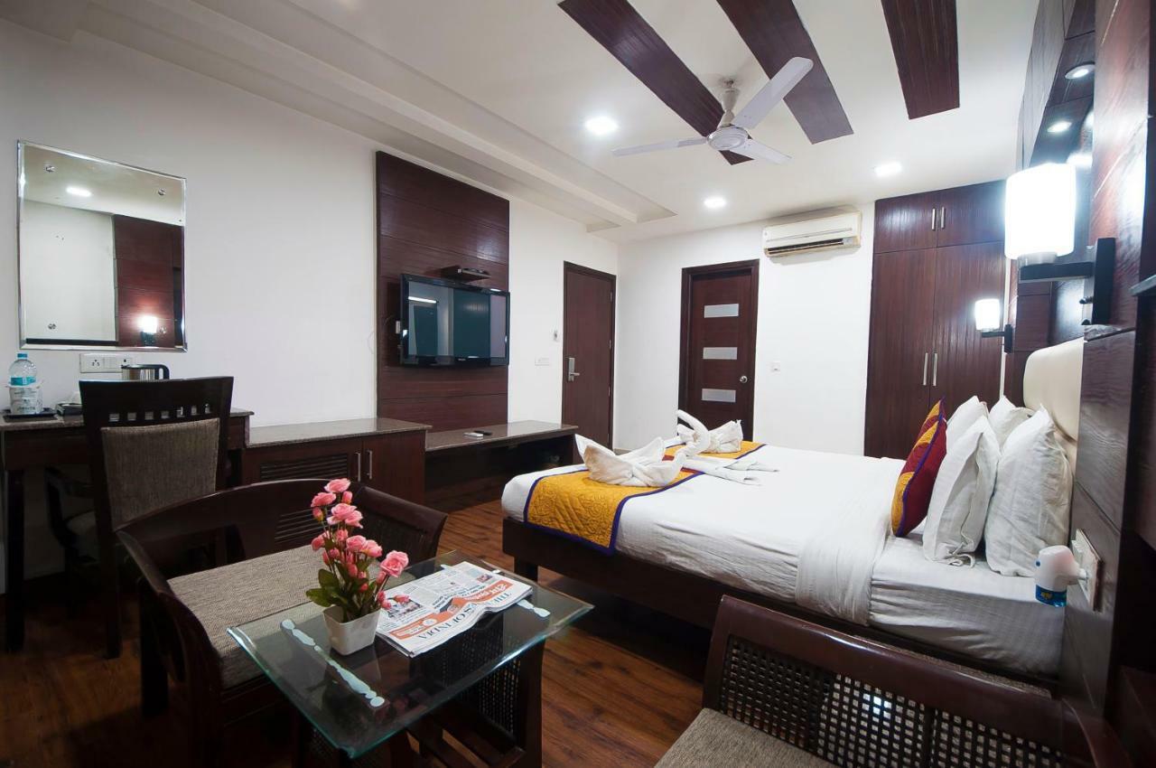 Hotel Amaltas International - Delhi-16 New Delhi Buitenkant foto