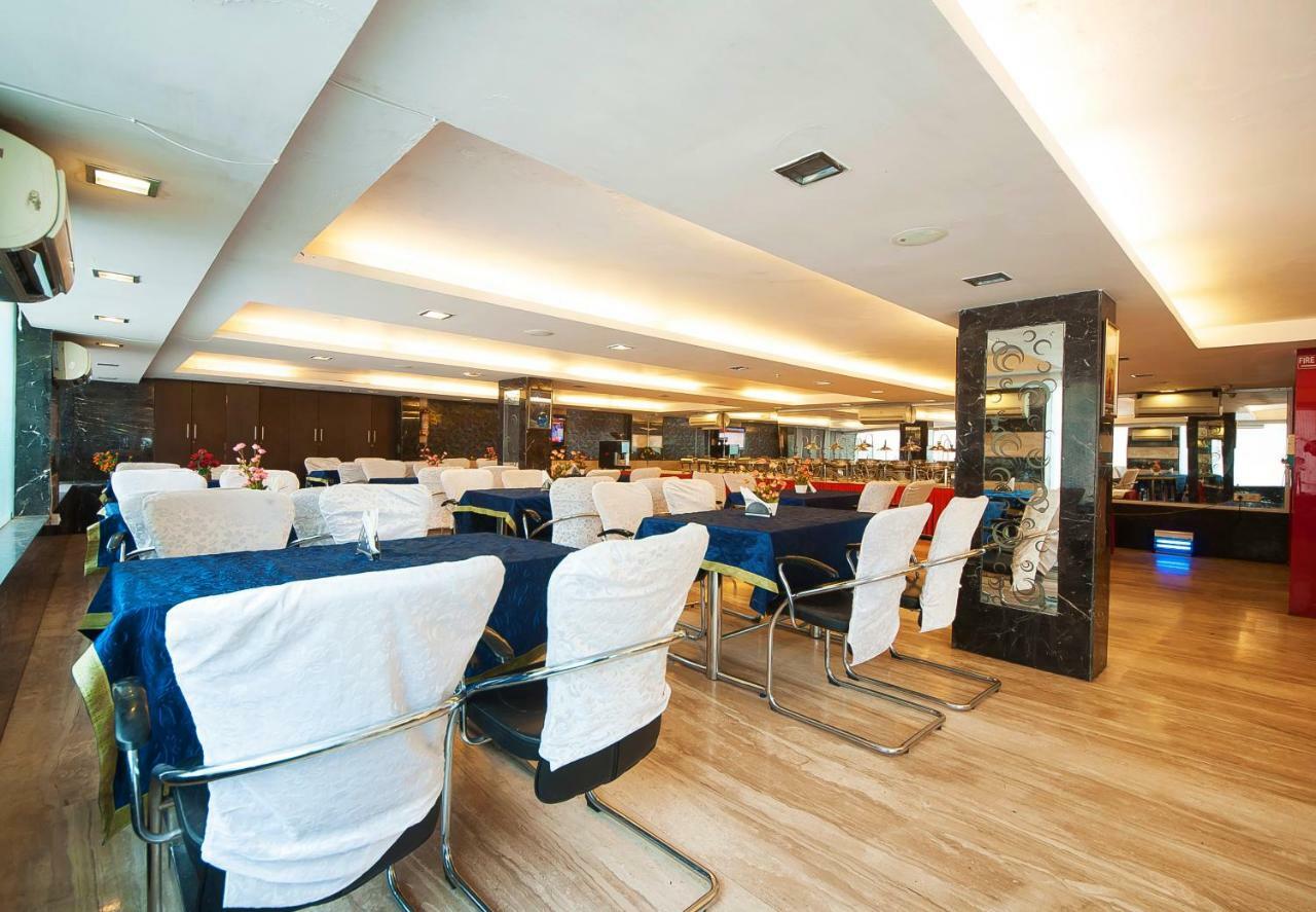 Hotel Amaltas International - Delhi-16 New Delhi Buitenkant foto