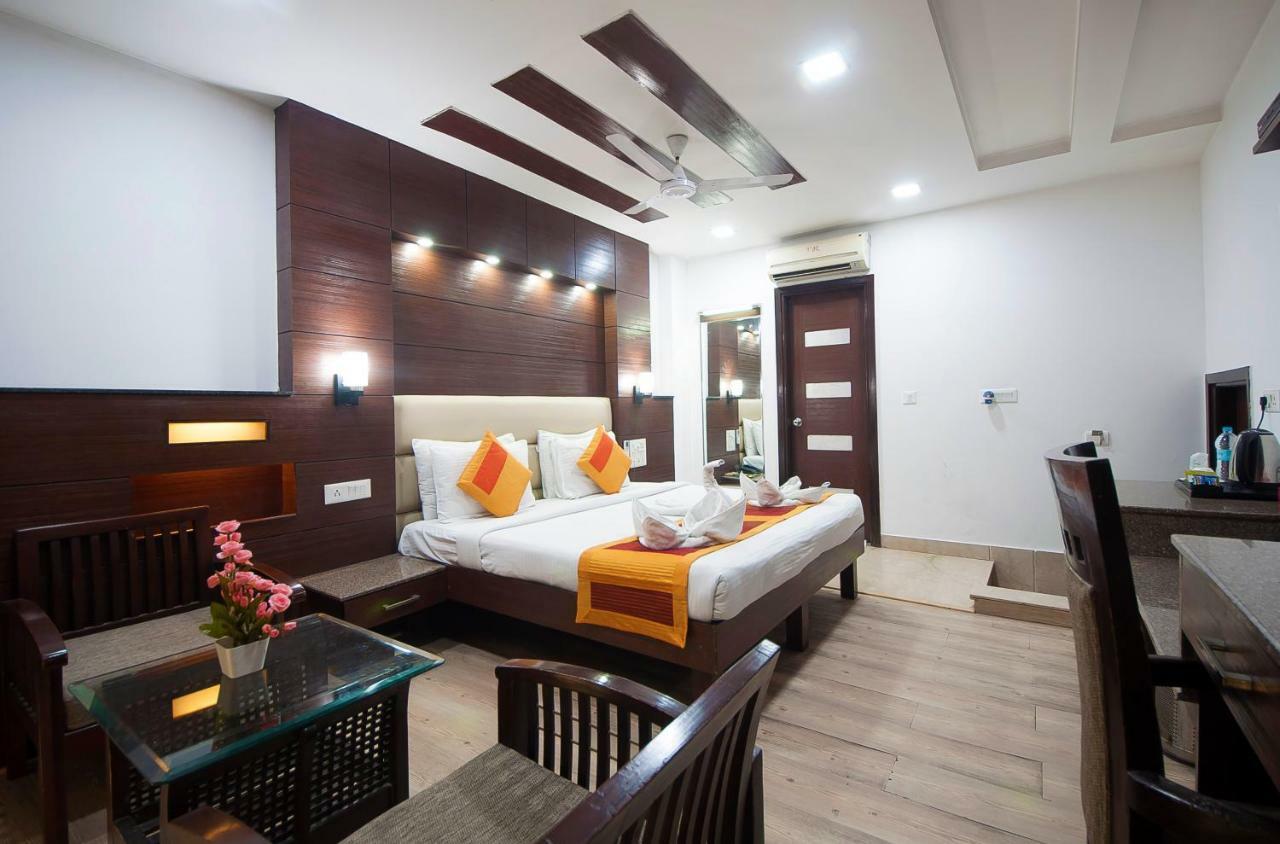 Hotel Amaltas International - Delhi-16 New Delhi Buitenkant foto