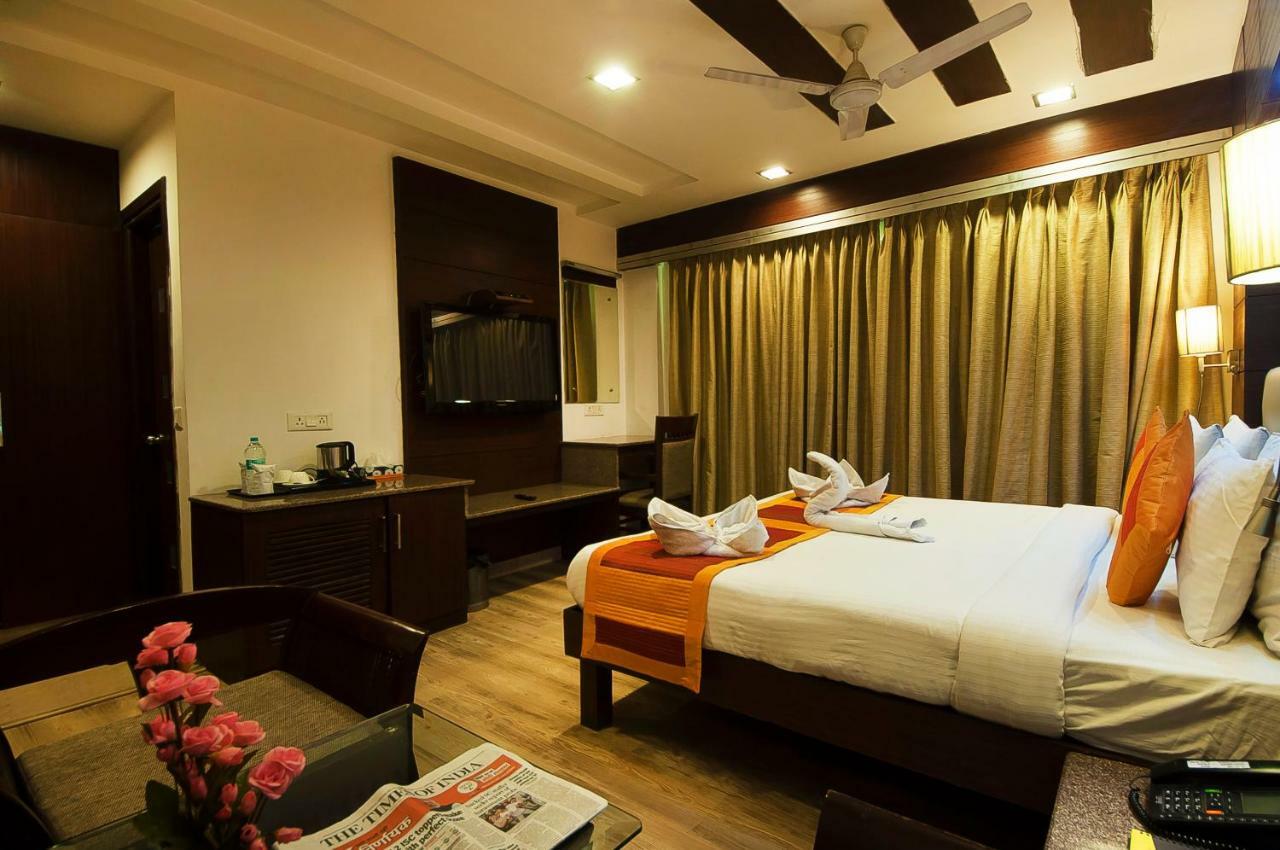 Hotel Amaltas International - Delhi-16 New Delhi Buitenkant foto