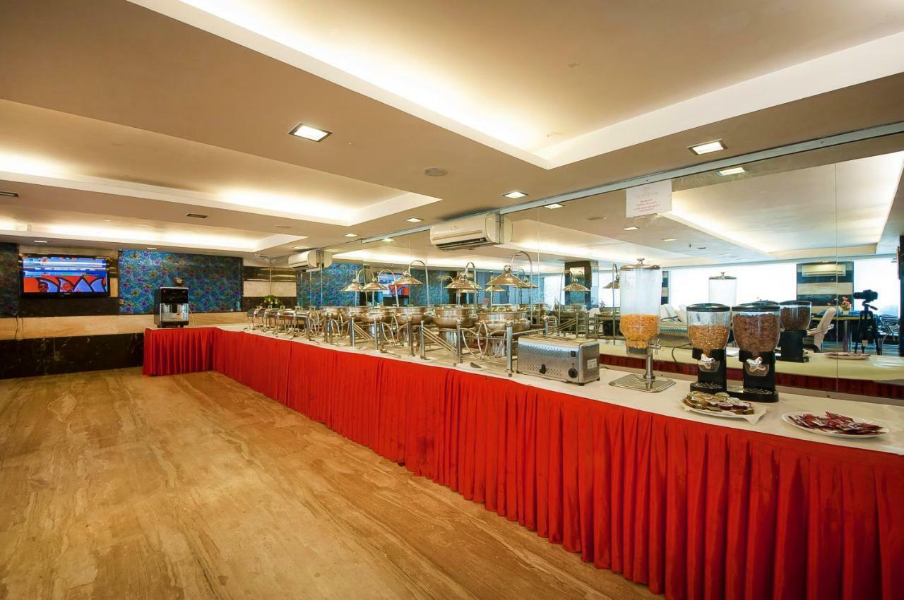 Hotel Amaltas International - Delhi-16 New Delhi Buitenkant foto