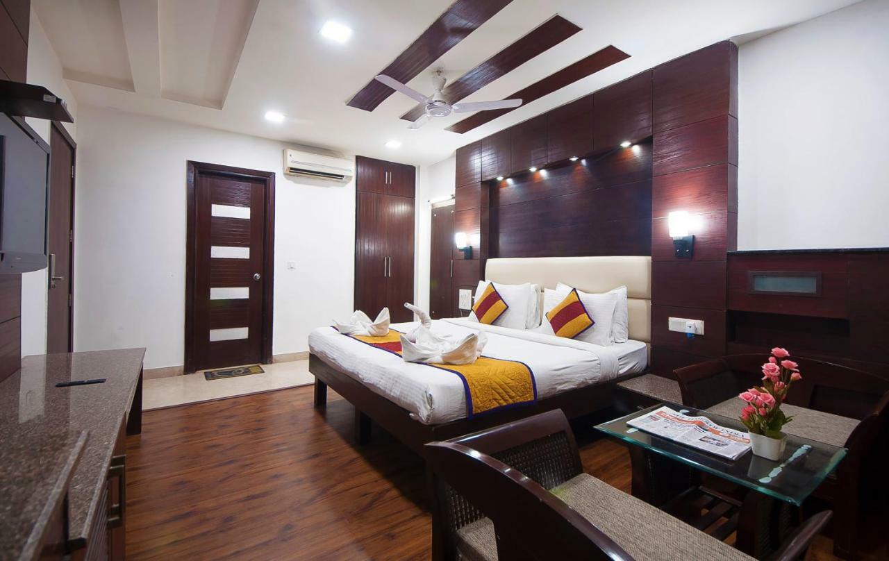 Hotel Amaltas International - Delhi-16 New Delhi Buitenkant foto