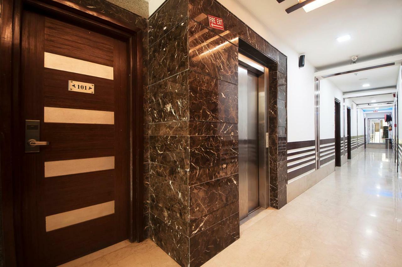 Hotel Amaltas International - Delhi-16 New Delhi Buitenkant foto