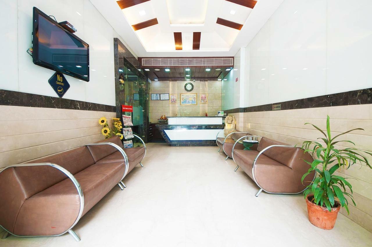 Hotel Amaltas International - Delhi-16 New Delhi Buitenkant foto
