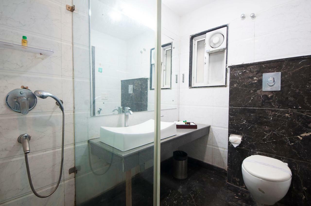 Hotel Amaltas International - Delhi-16 New Delhi Buitenkant foto