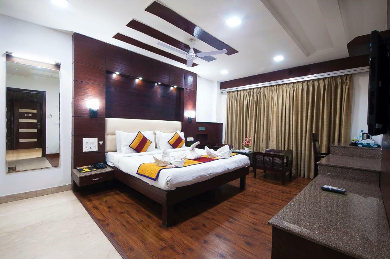 Hotel Amaltas International - Delhi-16 New Delhi Buitenkant foto